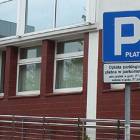 Informacja o parkingu płatnym przed UG w Kartuzach