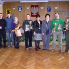 Laureaci olimpiady z burmistrz Mirosławą Lehman i Reginą Kleiną /fot. Longina Templin
