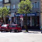 Na przejściu dla pieszych stawiać samochodu nie należy