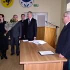 Gratulacje składa starosta Janina Kwiecień /fot. Longina Templin