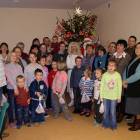 Wspólne śpiewanie kolęd przy choince /fot. Longina Templin