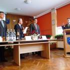 Sesja rozpoczęła się od zaprzysiężenia na radnego Leszka Przewoskiego /fot. BG