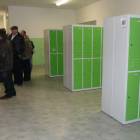 Uczniowie mają teraz dostęp do metalowych szafek, tak jak ich ameryńscy rówieśnicy...