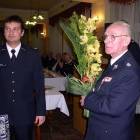 Nowo wybrany prezes Dawid Drewa z odchodzącym szefem żukowskich strażaków Romanem...
