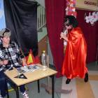 Diabeł - Zyta Formela kusi bezrobotnego - Ewę Mazur /fot. Longina Templin