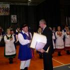 Nagroda od Zarządu Powiatu i... /fot. Longina Templin