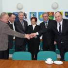 Partnerskie uściśnięcie dłoni /fot. DWK