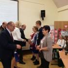 Zwycięska drużyna z opiekunem panią Edytą Januszewską podczas wręczania nagród /fot....