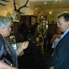 Krystyna Janecka - Knut oraz wójt gminy Sierakowice, Tadeusz Kobiela