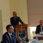 Wicestarosta Bogdan Łapa dziękował radnym za wsparcie finansowe  /fot. Longina Templin