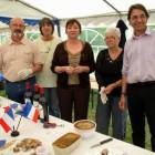 Francuzi z Saint-Junien serwowali pyszne wino /fot. Longina Templin