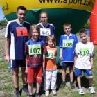 Radny Witold Szmidtke (z nr 1) z zawodnikami z KS Pępowo /fot. Longina Templin