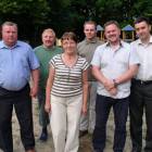 Sołtys Małgorzata Rabek z radnymi i członkami rady sołeckiej /fot. Longina Templin