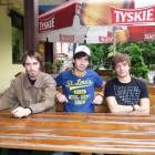 Twórcy filmu: Piotr Lewna (w środku) i Przemysław Wolski (z lewej) oraz jeden z aktorów...
