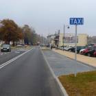 Przygotowana dla taxi zatoczka przy ul. Kolejowej pozostaje zaś cały czas pusta /fot. BG