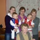 Na pierwszym planie - seniorka rodu Wacława Komkowska /fot. Longina Templin