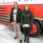 Izabela i Jacek Czajowie przed ambulansem /fot. Longina Templin
