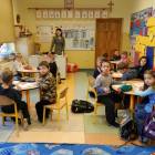 Uczniowie zerówki z nauczycielką Izabela Pilch - Schellenberger /fot. Longina Templin