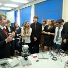 Luigi Altmare, kierownik działu naukowego firmy produkującej mobilne laboratoria,...