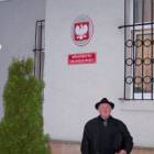 Marian Hinca przed gmachem Min. Sprawiedliwosci
