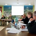 Tomasz Zdanowicz, prezes PWIK, przekonuje radnych do wprowadzenia stawek abonamentowych...