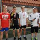 Jacek Drążek z najszybciej biegającymi gimnazjalistami /fot. Longina Templin