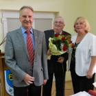 Ewa Bałon i Alojzy Falk składali burmistrzowi gratulacje /fot. Longina Templin