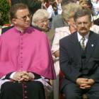 Ks.kan. Piotr Krupiński oraz wiceburmistrz, Ryszard Mielewczyk