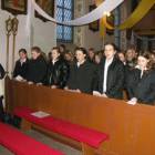 Uczniowie śpiewają „Hymn do Ducha św.”