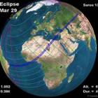 Obszar zaćmienia - wąski granatowy pasek to obszar zaćmienia całkowitego /fot. NASA