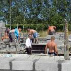 Właściciel nowego domy pogrzebowego na budowie /fot. Longina Templin