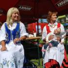 Teresa Młyńska (z lewej) i Teresa Kreft z wnuczką Olą /fot. Longina Templin