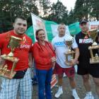 Trójka najlepszych strongmanów z dyr. Wiesławą Toczyńską /fot. Longina Templin