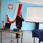 Dyr. K. Klas i przedstawicielka Samorządu Uczniowskiego witają gości /fot. Wojciech Kreft