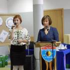 Dyr. gimnazjum Mirosława Żołna i tłumaczka Żanna Szuszkiewicz /fot. Longina Templin