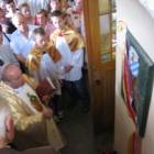 Poświęcenie tablicy przez ks. Józefa Kuchtę /fot. Wojciech Kreft