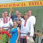 Grupa razem z właścicielami restauracji. /fot. j.