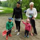 Joanna Muchowska i Teresa Burzyńska z Julką i Kacprem /fot. Longina Templin