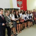 Klasa 2a z wychowawczynią Danutą Klimkiewicz i dyr. Gabrielą Kowalską /fot. Longina...