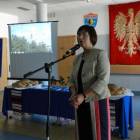 Dyr. Mirosława Żołna dziękowała przyjaciołom szkoły, rodzicom i nauczycielom /fot....