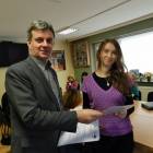 Certyfikaty wręczał wiceburmistrz Marek Trepczyk /fot. Longina Templin