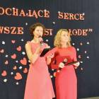 Imprezę prowadziły: Aleksandra Zahorska (z lewej) i Agnieszka Gadzińska /fot. Longina...