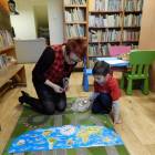 Paweł Mielewczyk zainteresował się grą edukacyjną o zwierzętach świata /fot. Longina...