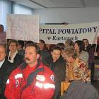 Przedstawiciele lekarzy i pielęgniarek kartuskiego szpitala /fot. pio