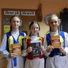 Od lewej: Gracja Elgert, Klaudia Wnuk Lipińska i Oliwia Elgert /fot. Longina Templin