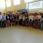 Uczniowie ZZiO po wręczeniu certyfikatów  /fot. Longina Templin