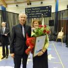 Kwiaty i gratulacje od wicestarosty Bogdana Łapy i... /fot. Longina Templin