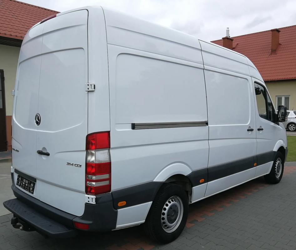 Witam. 
W ofercie wynajmu mam do dyspozycji...