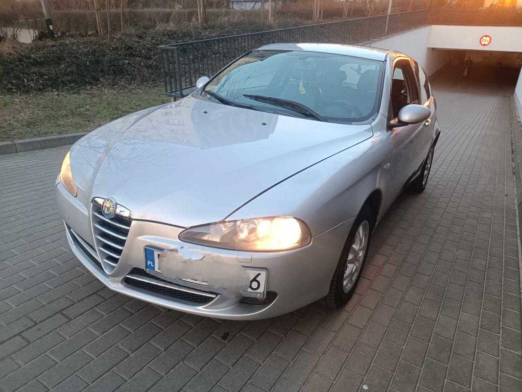 Witam

Sprzedam Alfe Romeo 147 Bogata Wersia...