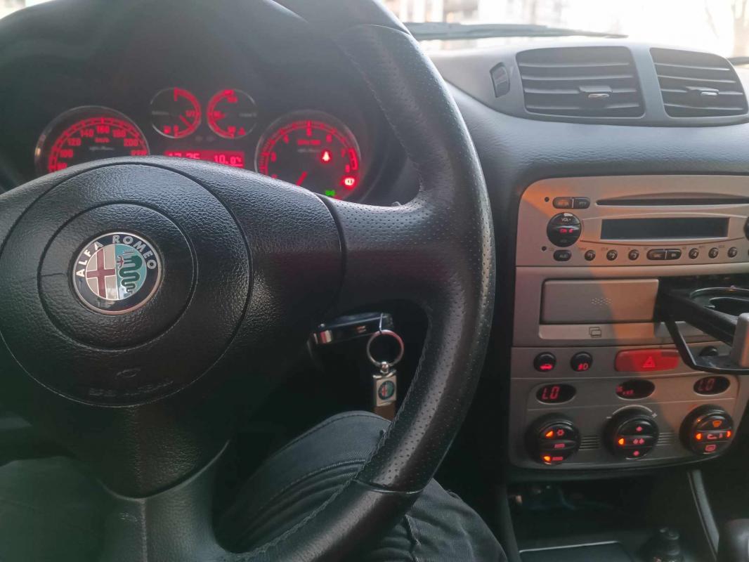 Witam

Sprzedam Alfe Romeo 147 Bogata Wersia...